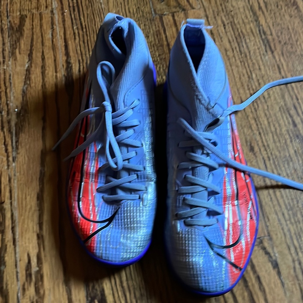Indoor soccer shoes unisex
